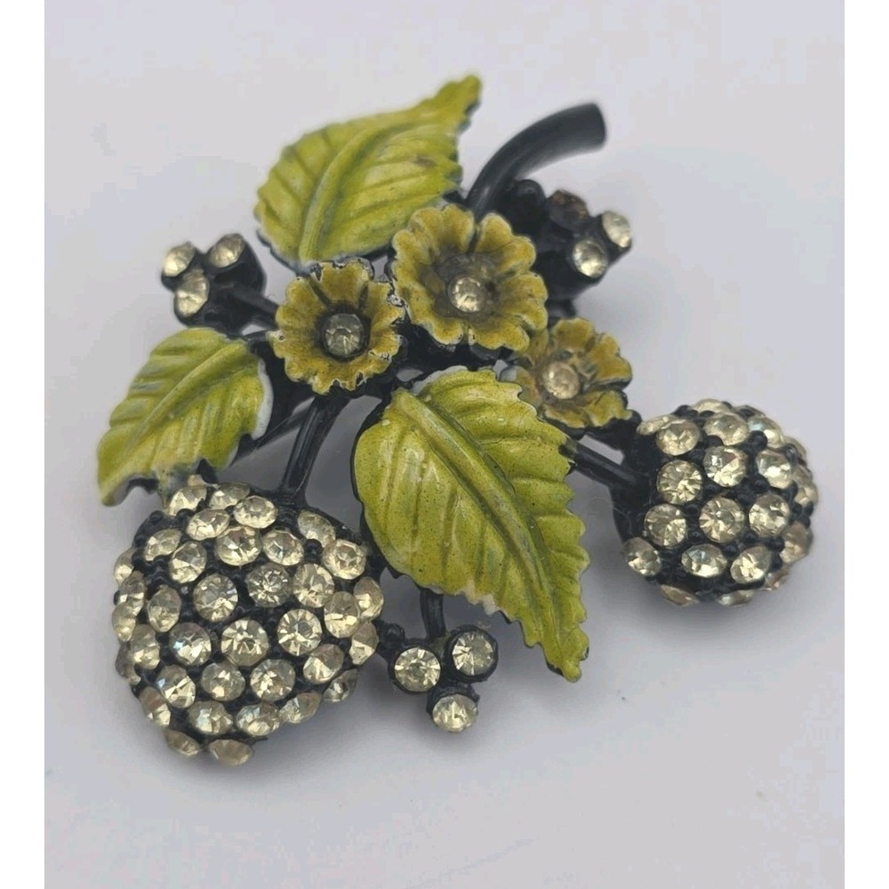 Vintage Hollycraft Hydrangea Berry Brooch Japanned Yellow Rhinestone Leaf Retro